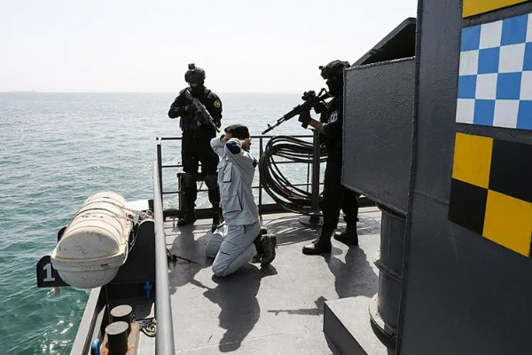 ABD Ordusu Savaş Pozisyonuna Geçti! Rusya'dan İran'a Gizli Füze Sevkiyatı